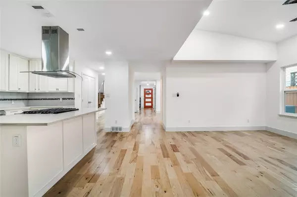 Dallas, TX 75218,8722 Angora Street