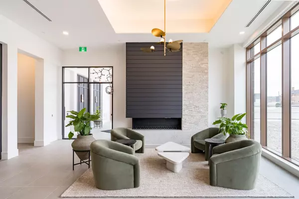 Collingwood, ON L9Y 1C3,31 Huron ST #209