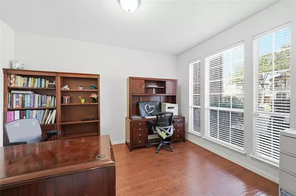 Grand Prairie, TX 75052,2319 Goshawk Street