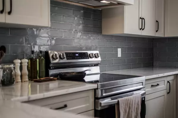 Coaldale, AB T1M 0E8,1913 Parkside WAY