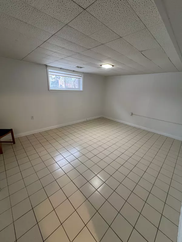 Toronto W04, ON M9N 2Y4,9 Dalbeattie AVE #Basement 2