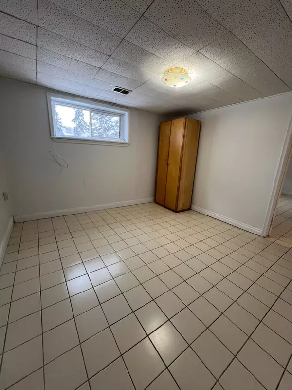 Toronto W04, ON M9N 2Y4,9 Dalbeattie AVE #Basement 2