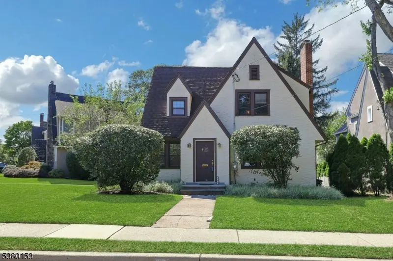 394 Ackerman Ave, Glen Rock Boro, NJ 07452