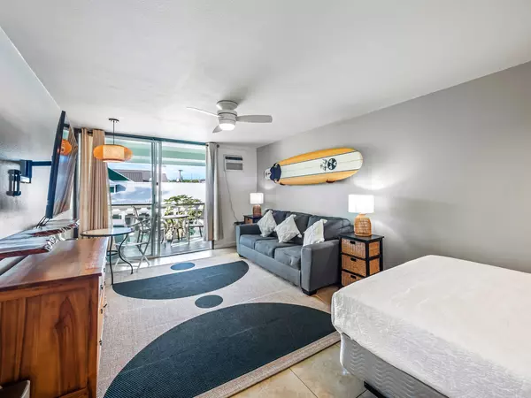 Kailua-kona, HI 96740,75-5776 KUAKINI HWY #341