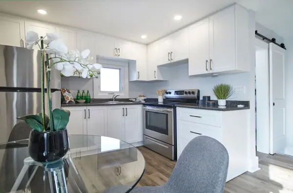 Oshawa, ON L1G 1V4,124 Agnes ST #Upper