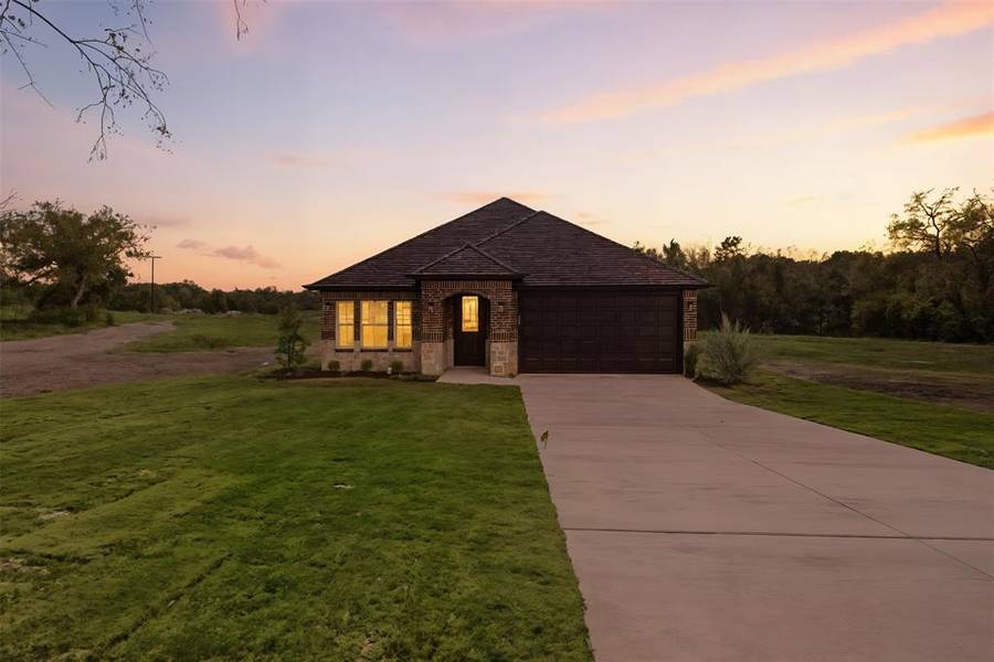 412 E Ball Street, Tom Bean, TX 75491