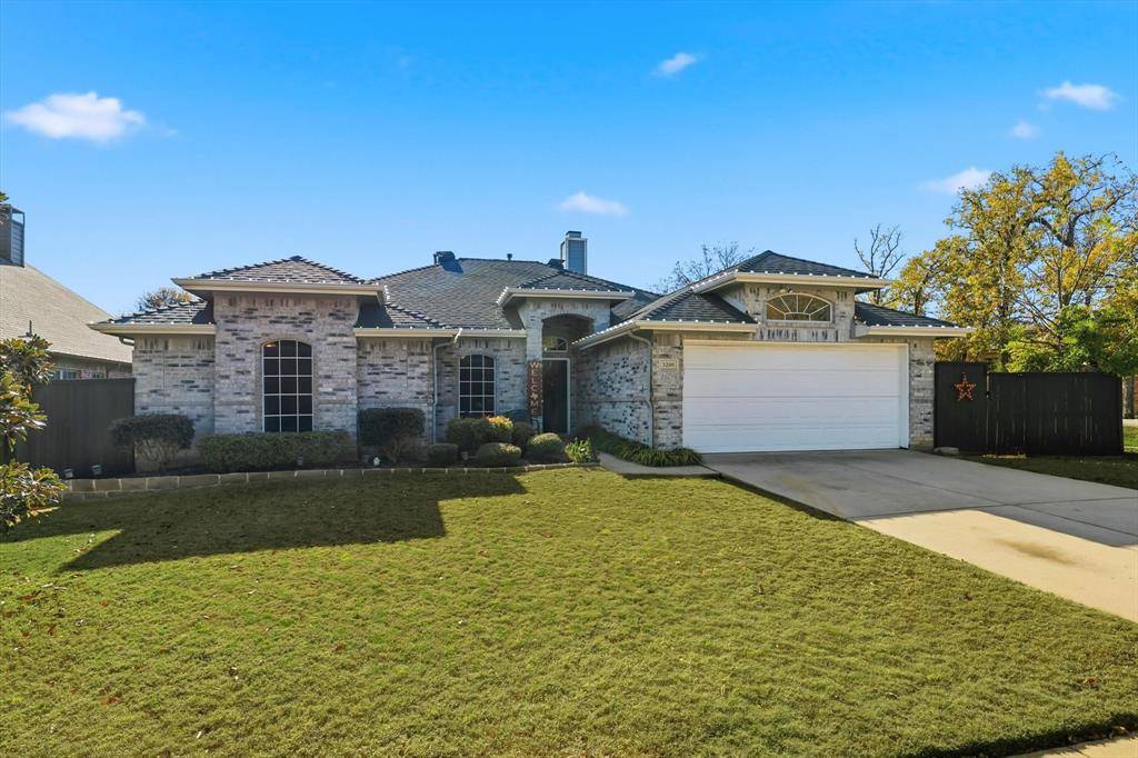 3200 Peakview Drive, Corinth, TX 76210