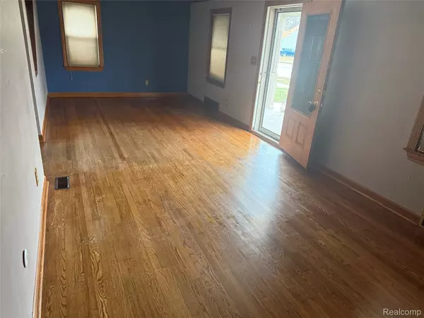 Dearborn, MI 48124,23129 Madison ST