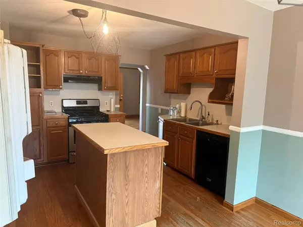 Dearborn, MI 48124,23129 Madison ST