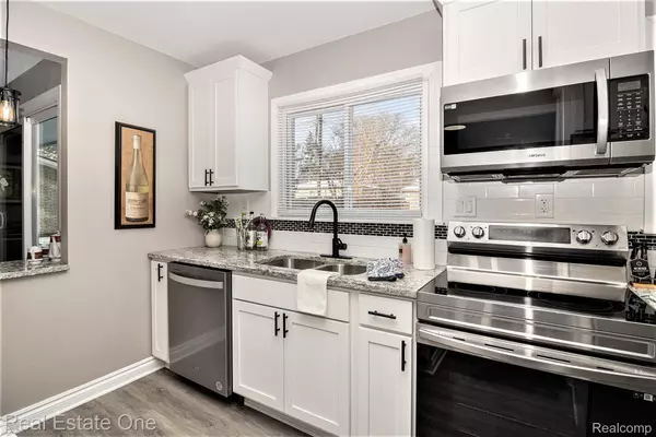 Southfield, MI 48075,17638 New Hampshire DR