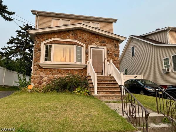 693-695 E 31St St, Paterson City, NJ 07513