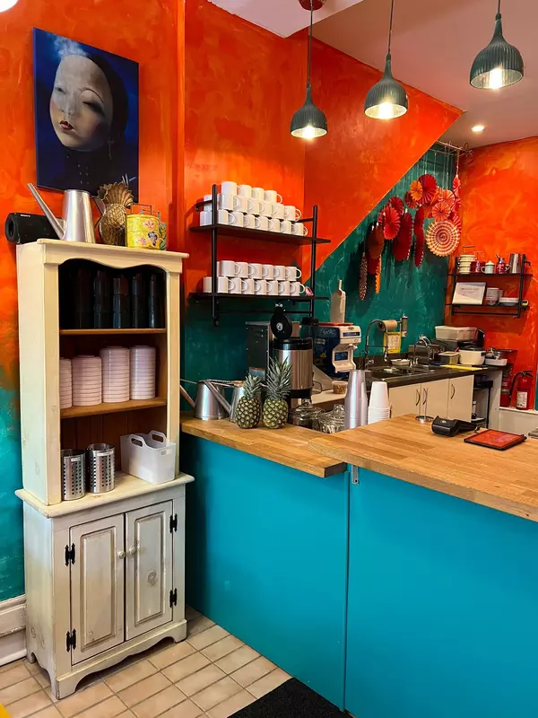 Toronto C08, ON M5A 2G1,253 Gerrard ST E