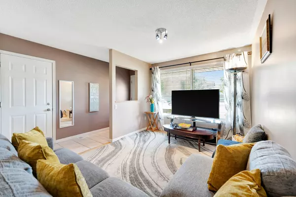 Hamilton, ON L9B 2T5,39 Marilyn CT