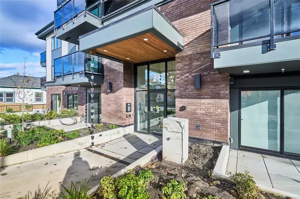 Nanaimo, BC V9R 4V6,45 Haliburton St #105