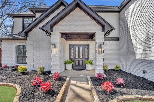 7004 Ledbetter Road, Arlington, TX 76001