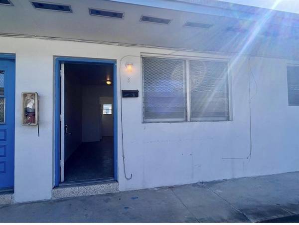 Opa-locka, FL 33054,1120 Sesame St #3