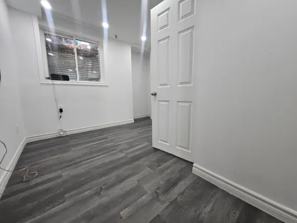 Brampton, ON L6P 2W9,41 Royal Links CIR #(Bsmt)