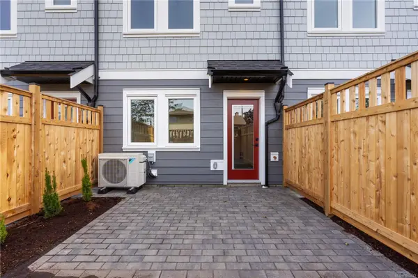 Esquimalt, BC V9A 4X3,910 Old Esquimalt Rd #4