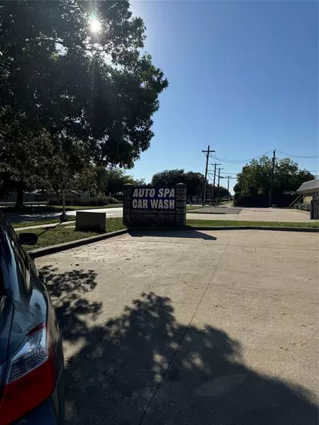 3025 Arapaho Road, Garland, TX 75044