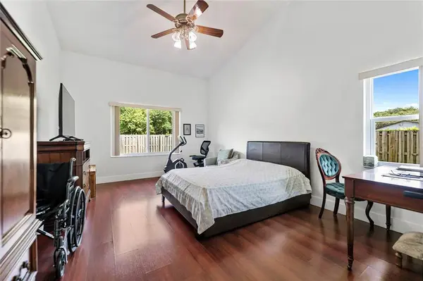 Plantation, FL 33317,5392 SW 11TH ST