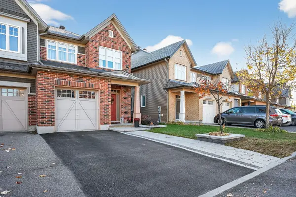 Blossom Park - Airport And Area, ON K1T 0J7,332 Gracewood CRES