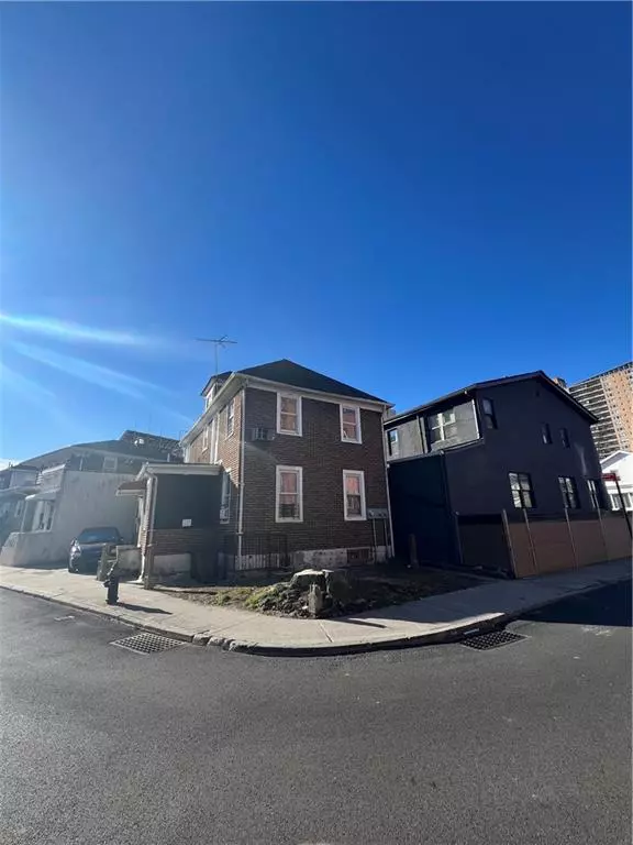 Brooklyn, NY 11235,53 Brighton  1st PL