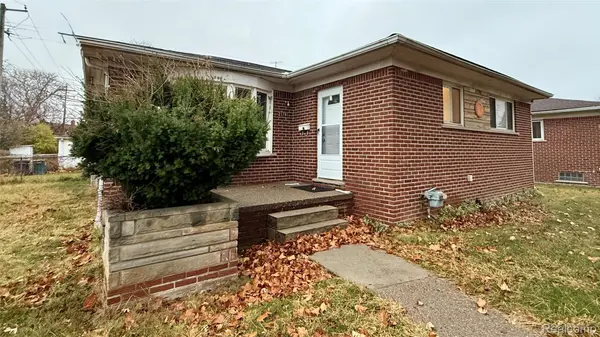 21781 Stratford, Oak Park, MI 48237