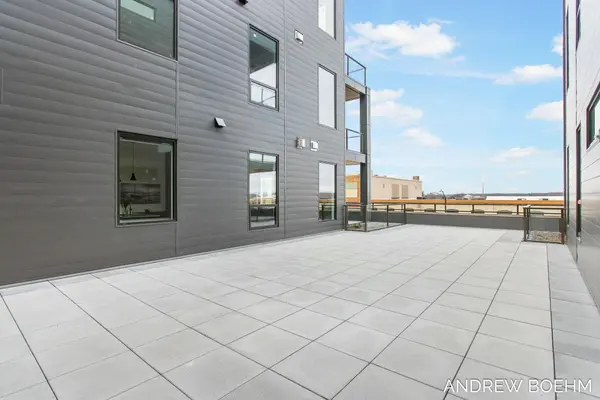 Holland, MI 49423,159 S River AVE #306