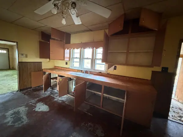 Benton Harbor, MI 49022,1626 Territorial RD