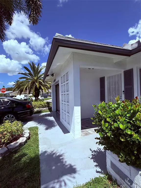 Tamarac, FL 33319,4605 NW 49th St