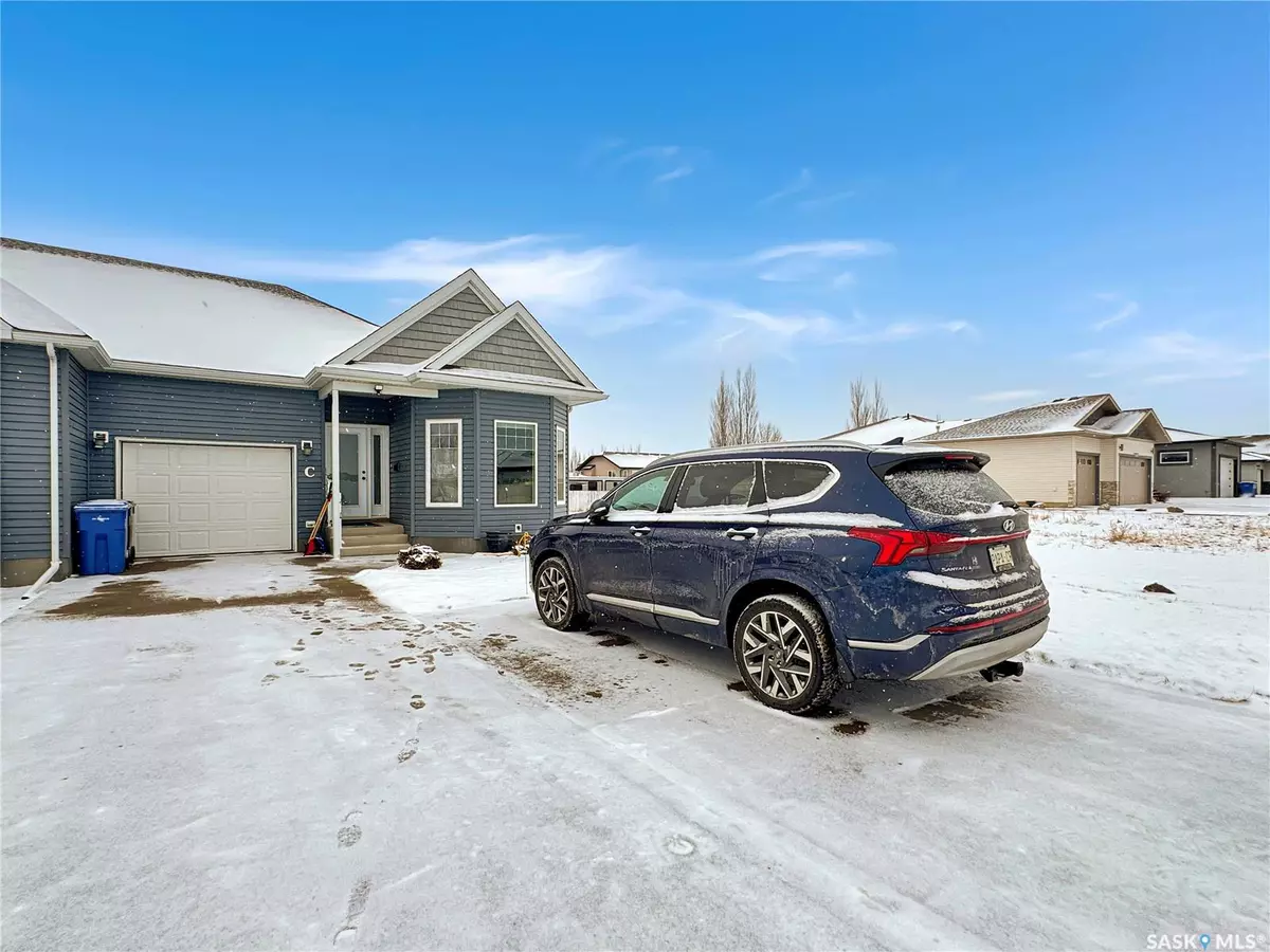North Battleford, SK S9A 1B6,2301 Amos DRIVE #C