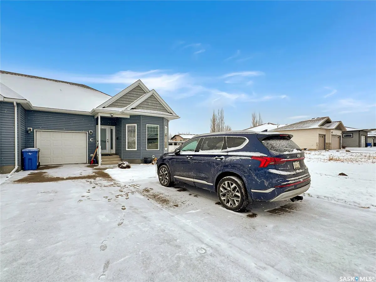 North Battleford, SK S9A 1B6,2301 Amos DRIVE #C