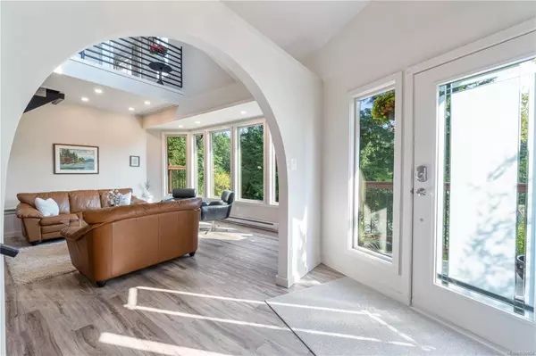 Nanaimo, BC V9T 1P1,3132 Robin Hood Dr