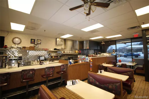 Milford, MI 48381,520 Highland AVE