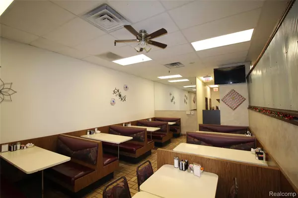 Milford, MI 48381,520 Highland AVE