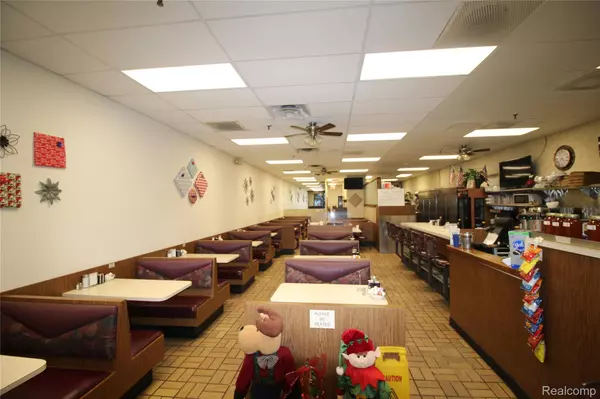 Milford, MI 48381,520 Highland AVE