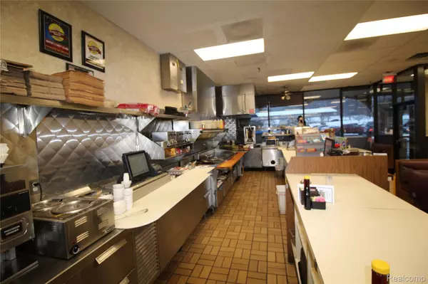 Milford, MI 48381,520 Highland AVE