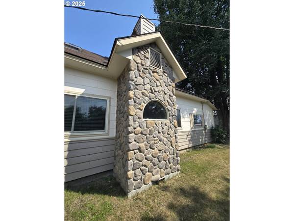 Enterprise, OR 97828,407 RESIDENCE ST