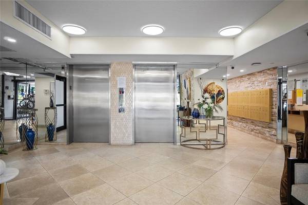 Pompano Beach, FL 33069,3510 Oaks Way #802