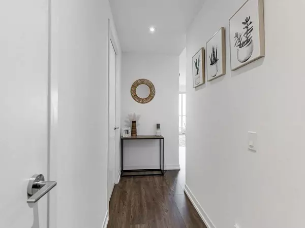 Vaughan, ON L4K 0J5,5 Buttermill AVE #5206