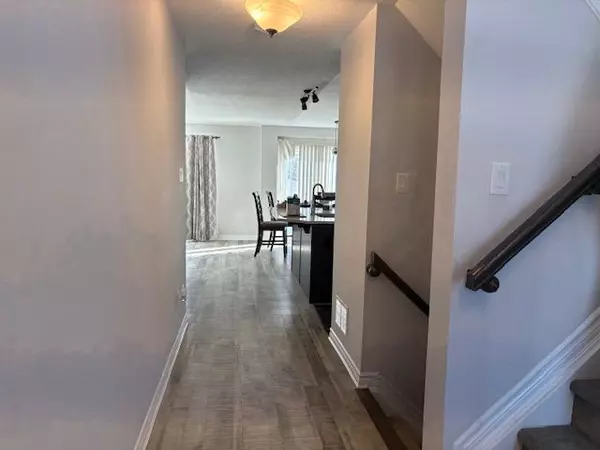 Kanata, ON K2V 0K9,521 Honeylocust AVE W