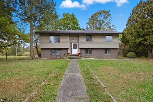 5 N Terrace Rd, Knowlton Twp., NJ 07832