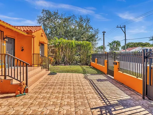 Miami, FL 33145,2347 SW 18th St