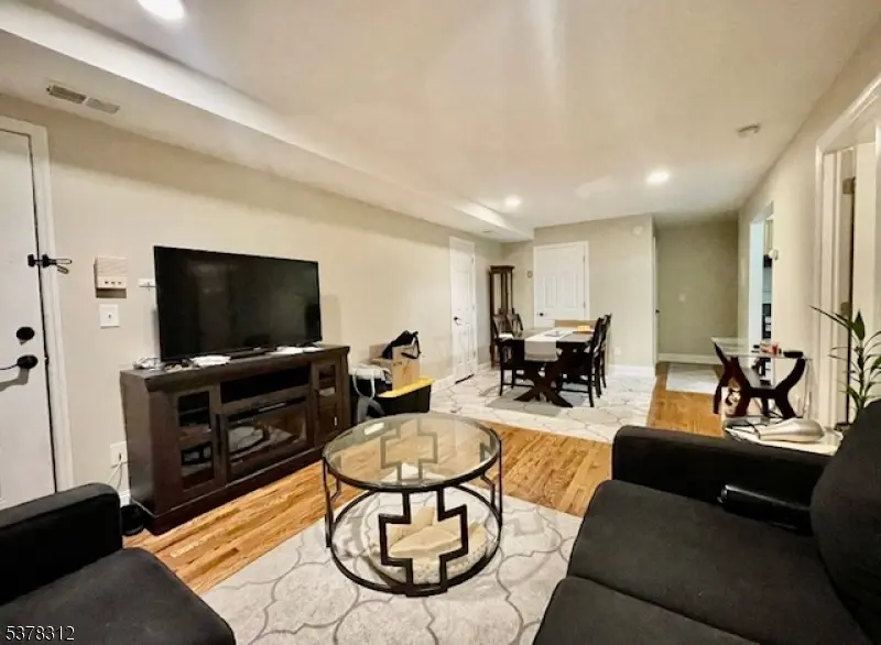 215 College Dr, Edison Twp., NJ 08817