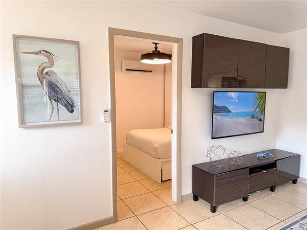 Miami, FL 33162,511 NE 161st St