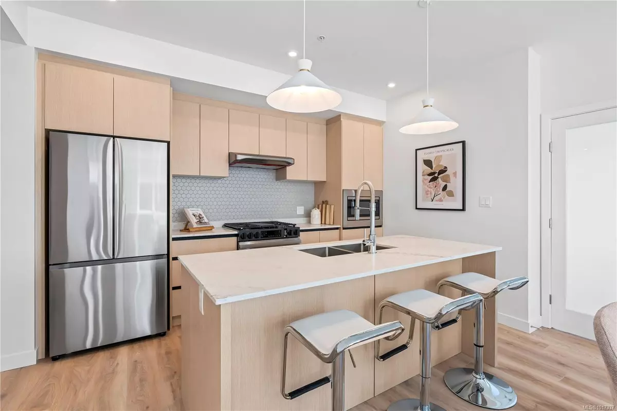 View Royal, BC V9B 3R7,2000 West Park Lane #401