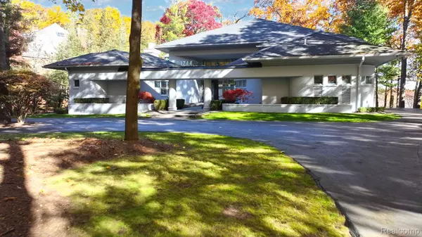 Bloomfield Hills, MI 48302,1744 Heron Ridge DR