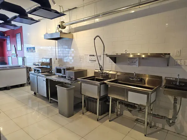 Brampton, ON L6V 1B8,244 Queen ST E