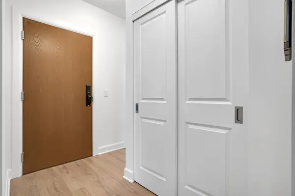 Oakville, ON L6H 8C8,3240 William Coltson AVE #913