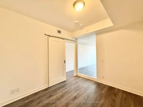 Toronto E06, ON M1N 0C7,2 Manderley DR #325